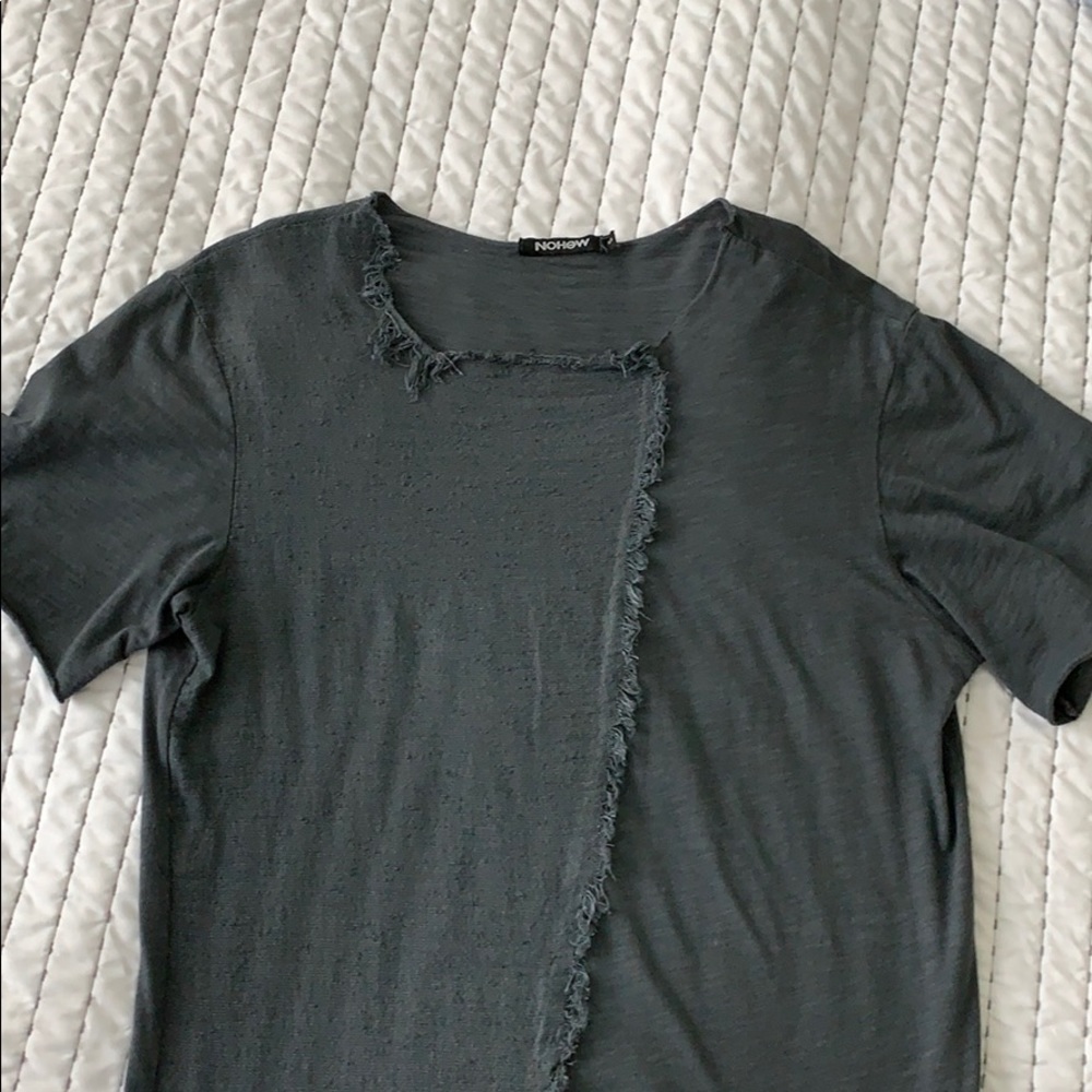 NOHOW TRIVIA LINE T-SHIRT IN ANTHRACITE